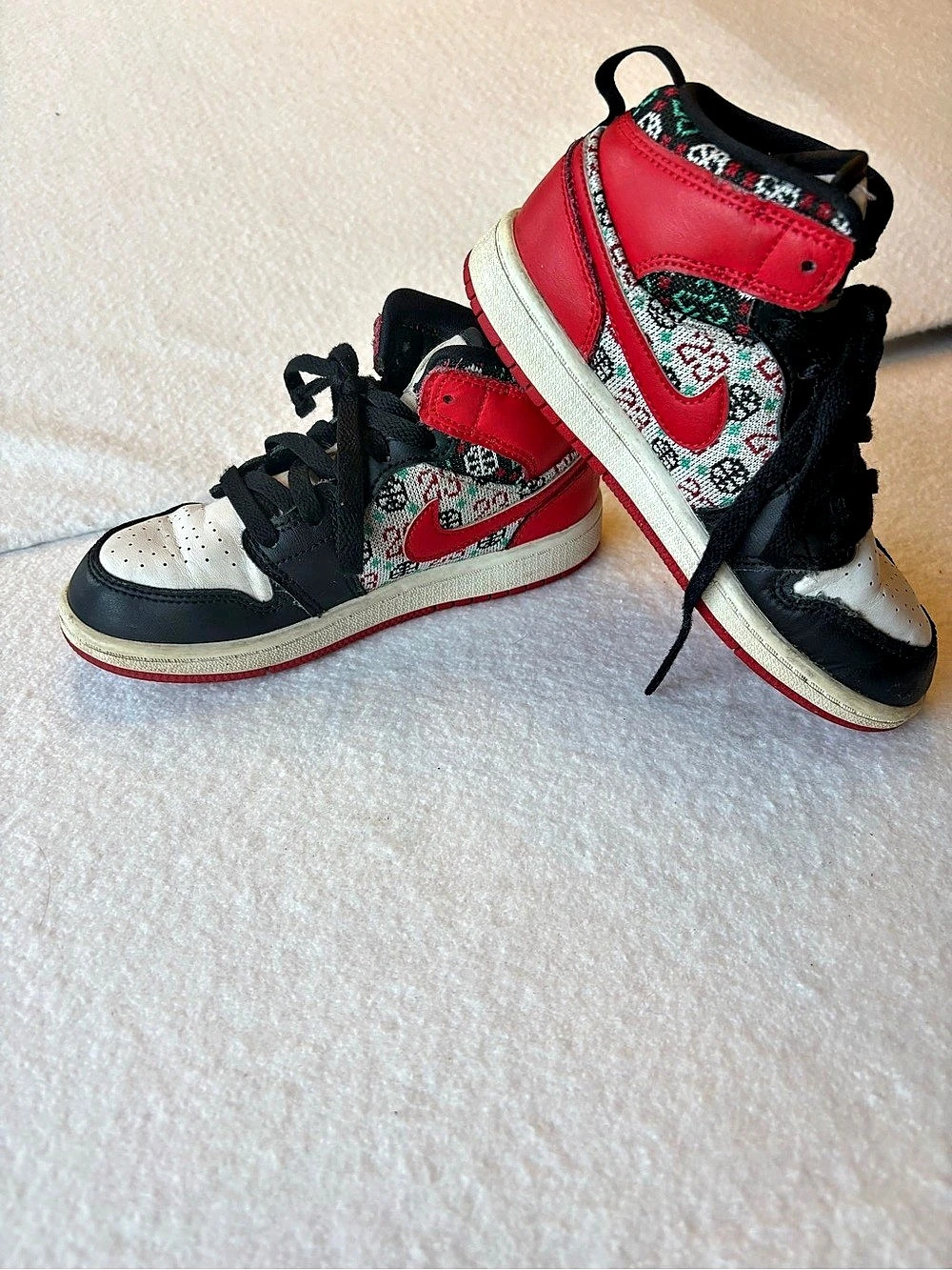 Jordan Air Jordan 1 Mid SE GS 'Ugly Christmas Sweater' Sneakers